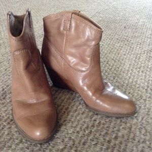 Bandolino wedge ankle boots